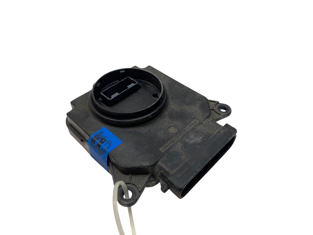 Toyota Prius+ Xenon control unit left 8105647690 Xenon control unit left TOYOTA PRIUS...