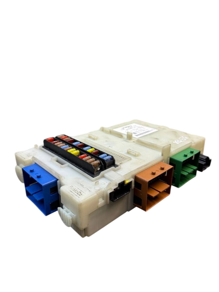 Volvo S80 Fuse box 7G9T14C256GA 30765877 30765877AC Fuse box VOLVO...