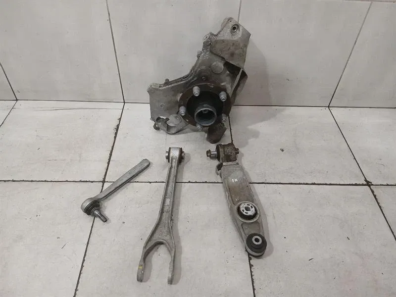 Porsche 911 (991) Porsche 911 991 GT3RS Mk1 Right Front Hub 99134165880 Wheel Bearing Housing Front Re Body type: Coupe
Fuel: Petrol