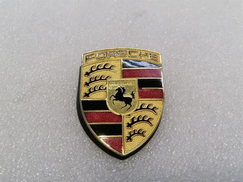 Porsche 911 (996) PORSCHE 911 997 99655921101 LOGO BADGE EMBLEM Body type: Convertible
Fuel: Petrol
