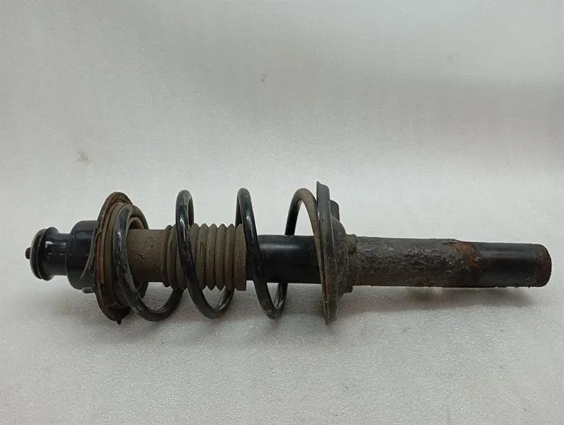 Porsche Boxster (986) Porsche Boxster 986 shock absorber rear 98633305120 shock absorber rear Body type: Convertible
Fuel: Petrol