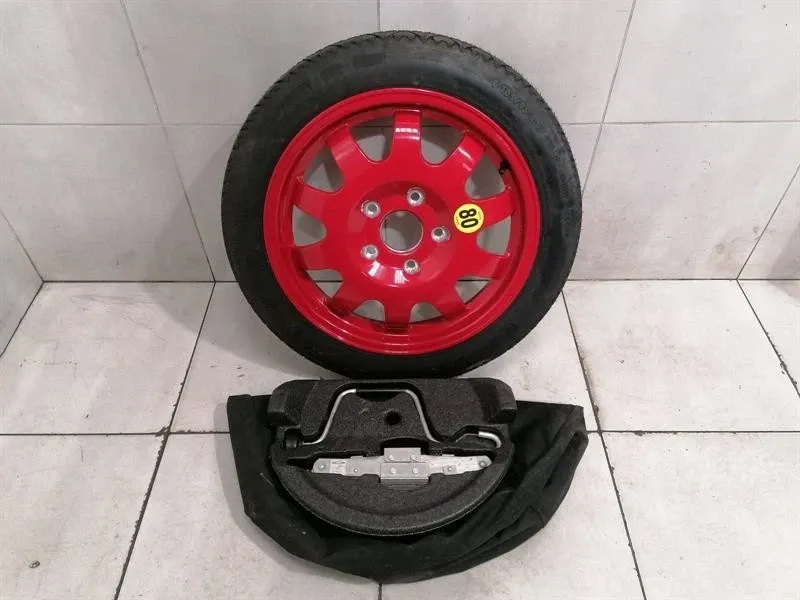 Porsche 911 (996) Porsche 911 996 Alloy Wheel Saver Kit 99636213001 Jack 3.5JX17 ET19 Body type: Convertible
Fuel: Petrol
