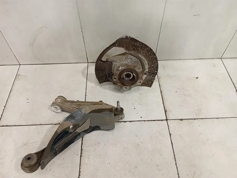 Porsche 911 (991) Porsche 911 991 Left Front Hub 99134115705 Wheel Bearing Housing Front Left Body type: Coupe
Fuel: Petrol