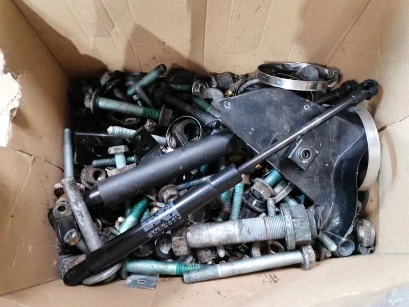 Porsche 911 (993) PORSCHE 911 993 SCREWS BOLTS FROM ONE CAR SET BOLTS Body type: Targa
Fuel: Petrol