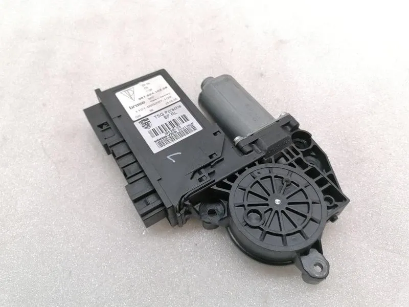 Porsche Boxster (987) Porsche Boxster 987 door window motor 98762410308 window regulator motor driver Body type: Convertible
Fuel: Petrol
