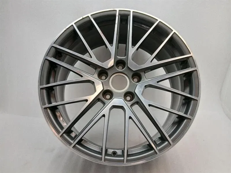 Porsche 911 (992) Porsche 911 992 Alloy Wheel 992601025AR Rim 9JX20 ET41 Body type: Convertible
Fuel: Petrol