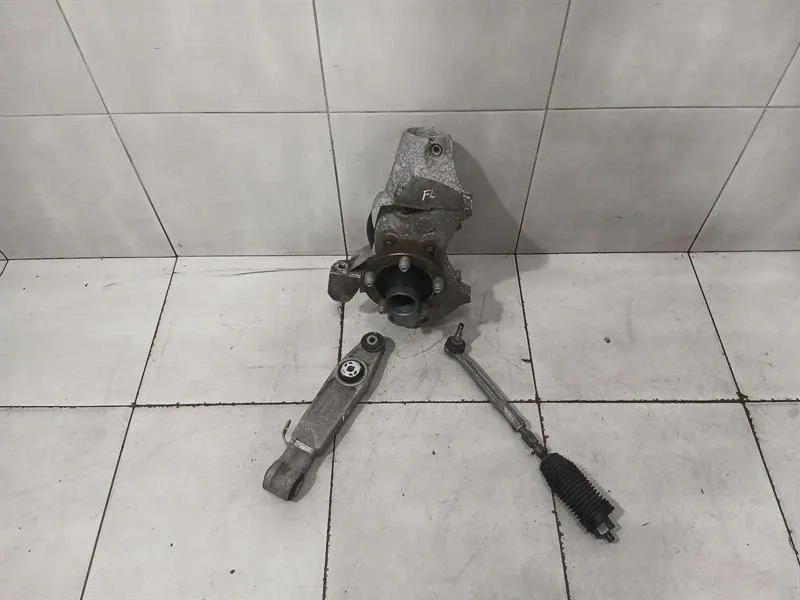 Porsche 911 (991) Porsche 911 991 GT3RS Mk1 Left Front Hub 99134165780 Wheel Bearing Housing Front Left Body type: Coupe
Fuel: Petrol