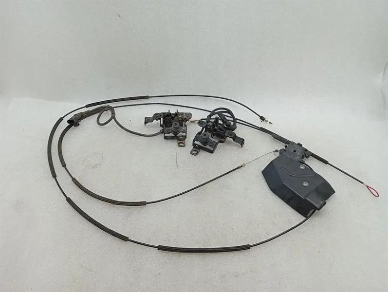 Audi R8 Audi R8 4S Performance Boot Lock 4S8813453D Tailgate Lock Body type: Coupe
Fuel: Petrol