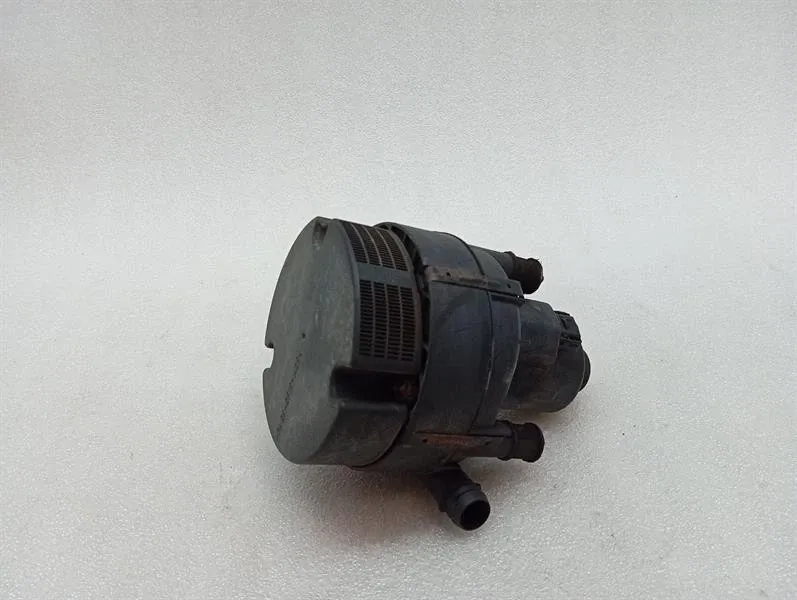 Porsche 911 (996) Porsche Boxster 986 Air Pump 99660510400 Air Pump Body type: Convertible
Fuel: Petrol