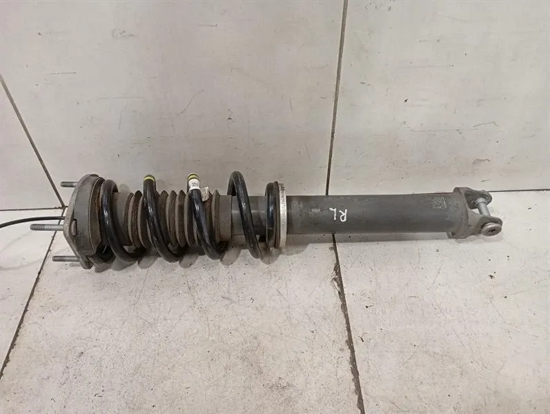 Porsche 911 (991) Porsche 911 992 shock absorber rear 992512015K shock absorber rear PASM EDC Body type: Coupe
Fuel: Petrol