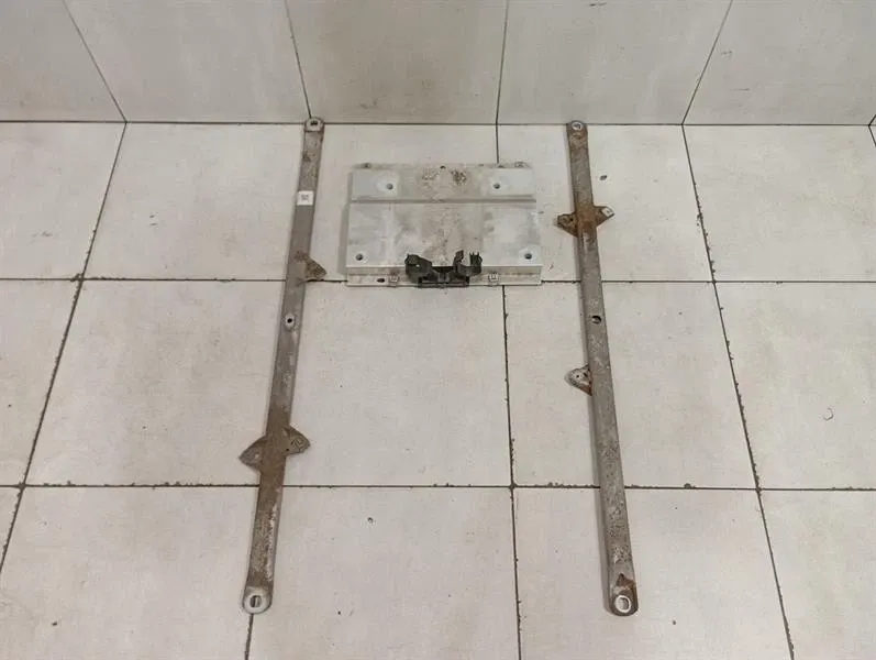 Porsche 911 (991) Porsche 911 992 holder bracket 992802102 holder carrier set Body type: Coupe
Fuel: Petrol
