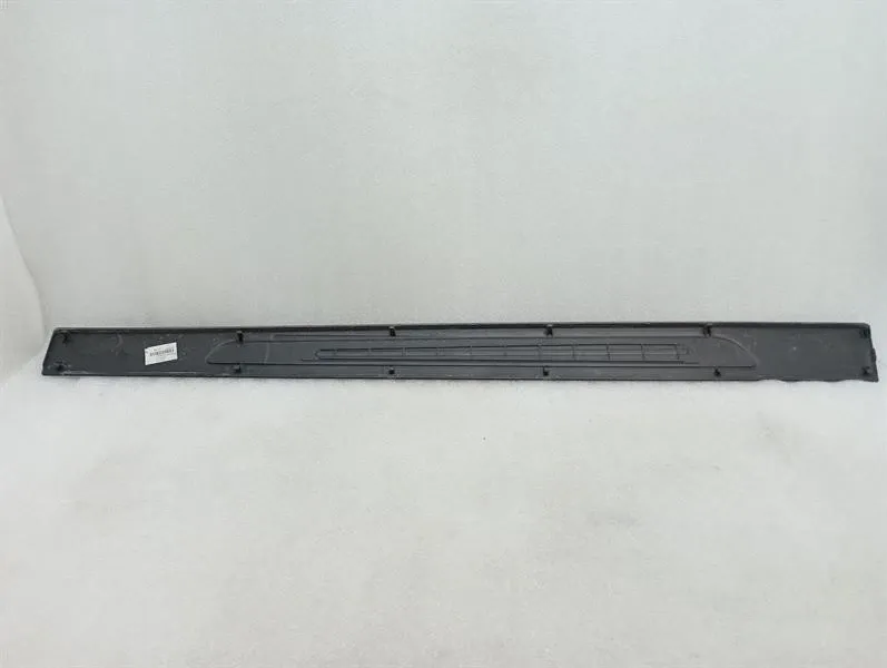 Audi R8 Audi R8 4S Performance Left Door Sill 4S0853371 Left Door Sill Trim Body type: Coupe
Fuel: Petrol