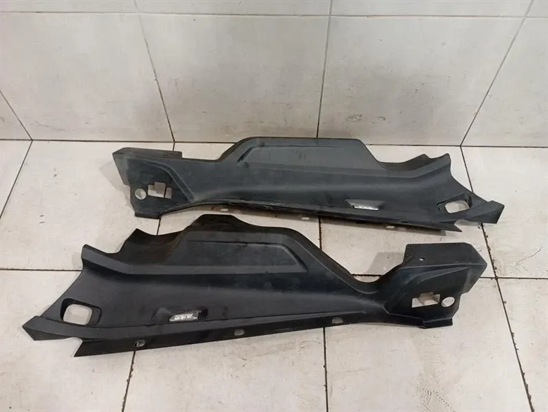 Audi R8 Audi R8 4S Performance engine bay cover set 4S8863082B engine cover set Body type: Coupe
Fuel: Petrol
