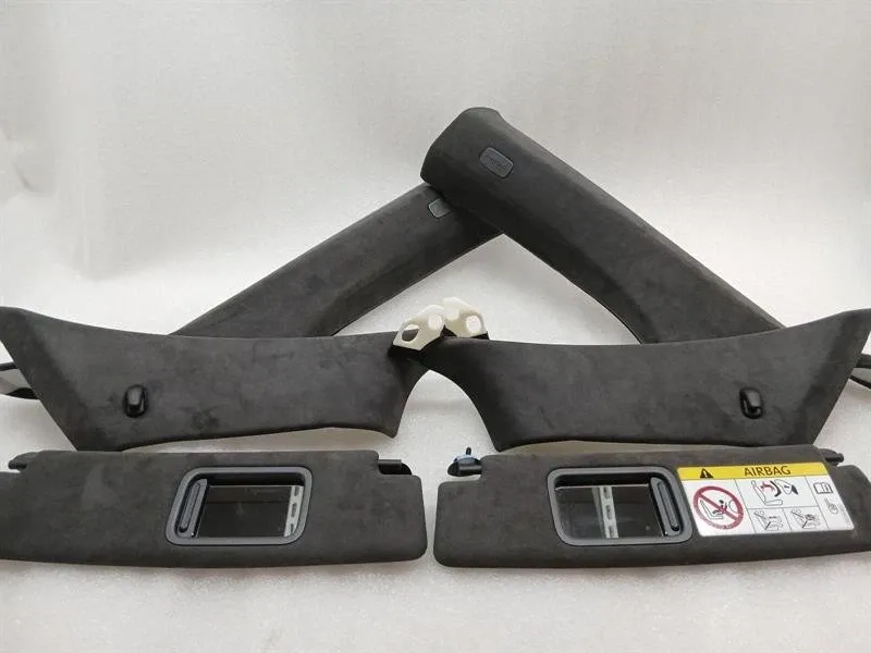 Audi R8 Audi R8 4S Performance Sun Visor 4S8867233B Sun Visor Trim Alcantara Set Body type: Coupe
Fuel: Petrol