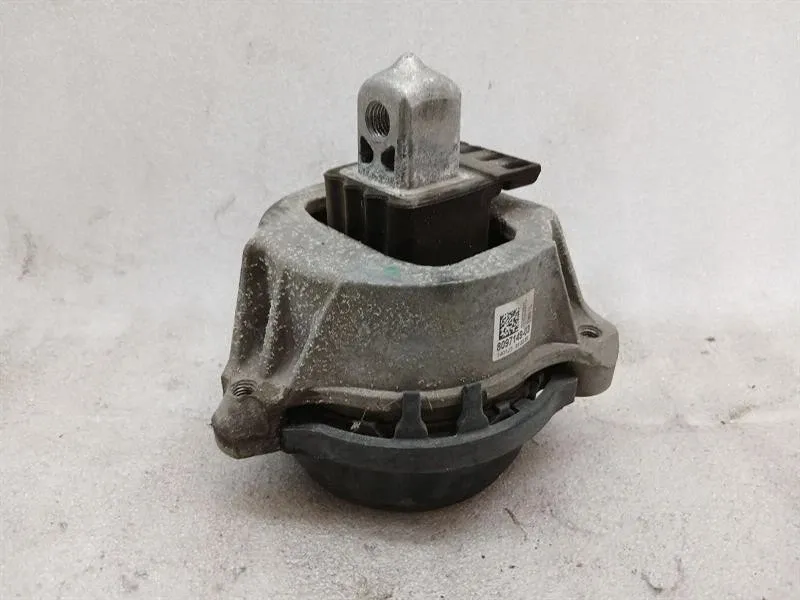 BMW 3 (G20 / G21) BMW 3 Series M3 G80 G20 Engine Mount 8097149 Engine Mount Body type: Saloon
Fuel: Petrol