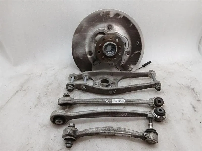 BMW 3 (G20 / G21) BMW 3 Series M3 G80 G20 Right Rear Hub 8095658 Wheel Bearing Housing Rear Right Body type: Saloon
Fuel: Petrol
