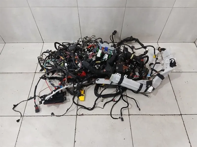 BMW 3 (G20 / G21) BMW 3 SERIES M3 G80 G20 LCI MAIN BODY WIRING LOOM 6807487 RIGHT HAND DRIVE RHD Body type: Saloon
Fuel: Petrol