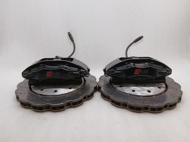 Audi R8 Audi R8 4S AWD brake caliper 4S0615407B rear set brake caliper rear set Body type: Coupe
Fuel: Petrol