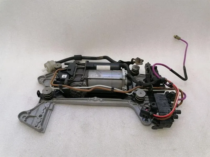 Porsche Panamera Porsche Panamera 971 Air Suspension Pump 971616006D Supercharger Air Suspension Body type: Hatchback
Fuel: Petrol