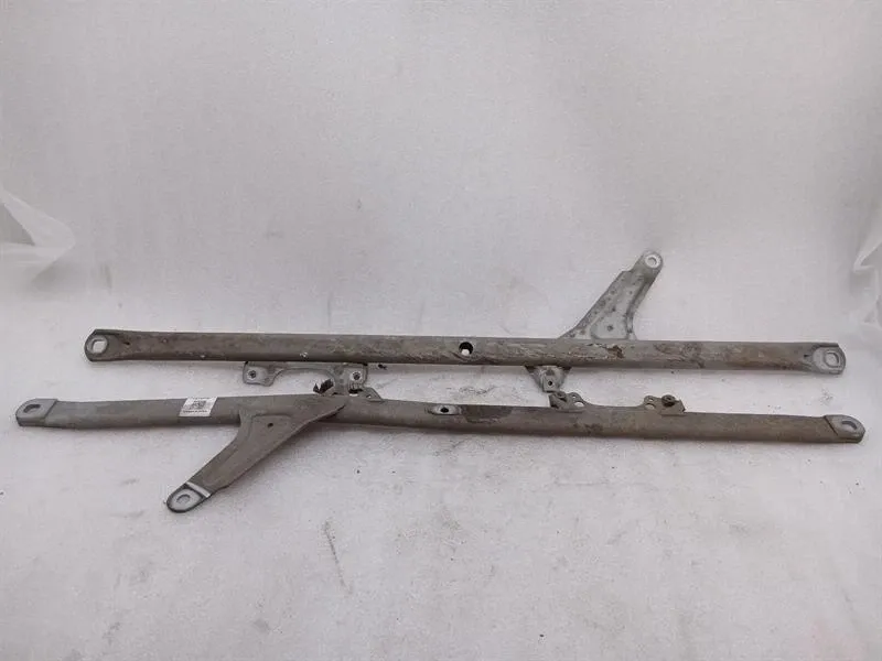 Porsche 911 (992) Porsche 911 992 holder bracket 992505475T holder carrier set Body type: Convertible
Fuel: Petrol