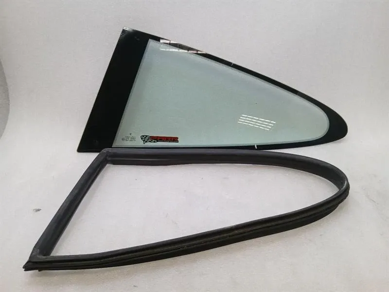 Porsche 911 (993) Porsche 911 996 Left Rear 1/4 Glass 99654311103 Door Window 1/4 Rear LH Body type: Coupe
Fuel: Petrol