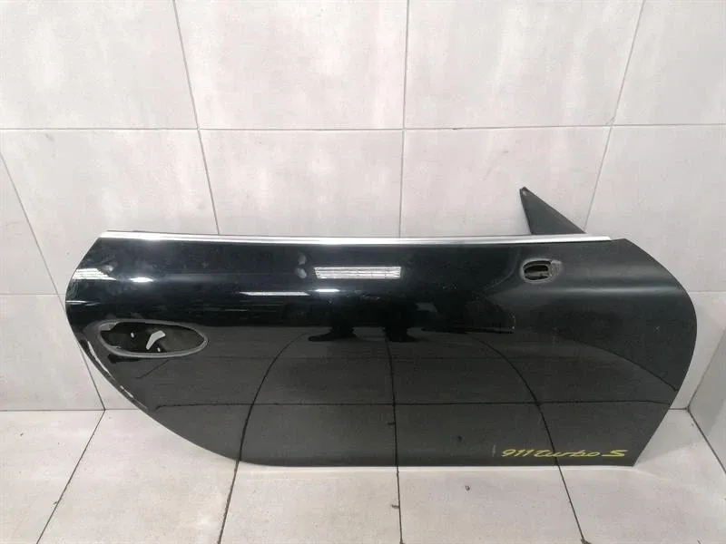 Porsche 911 (991) Porsche 911 991 right front door 99153191201 door front right defect Body type: Coupe
Fuel: Petrol