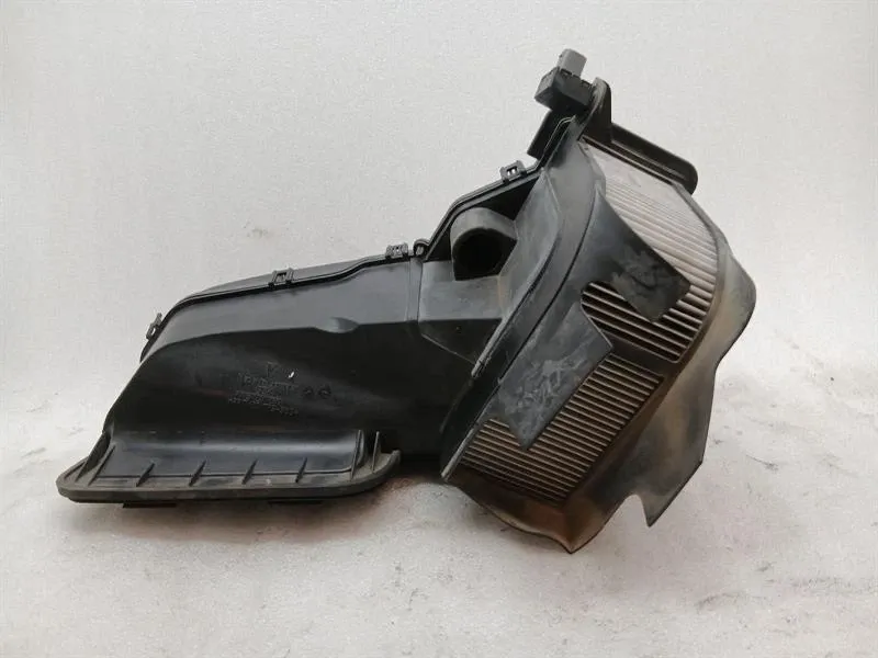 Porsche 911 (991) Porsche 911 991 Air Filter Box 99157207201 LHD Air Filter Box Body type: Coupe
Fuel: Petrol