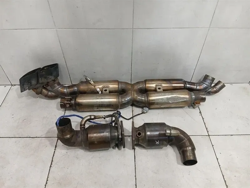 Porsche 911 (991) Porsche 911 991 exhaust silencer Fabspeed with catalytic converter exhaust Turbo Body type: Coupe
Fuel: Petrol