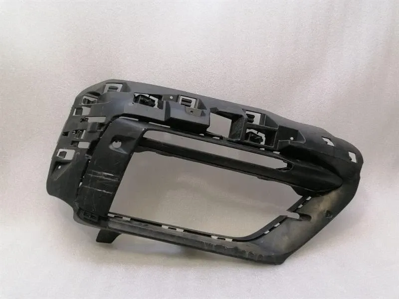 Porsche 911 (992) Porsche 911 992 holder bracket 992807684C bumper RH holder carrier Body type: Convertible
Fuel: Petrol