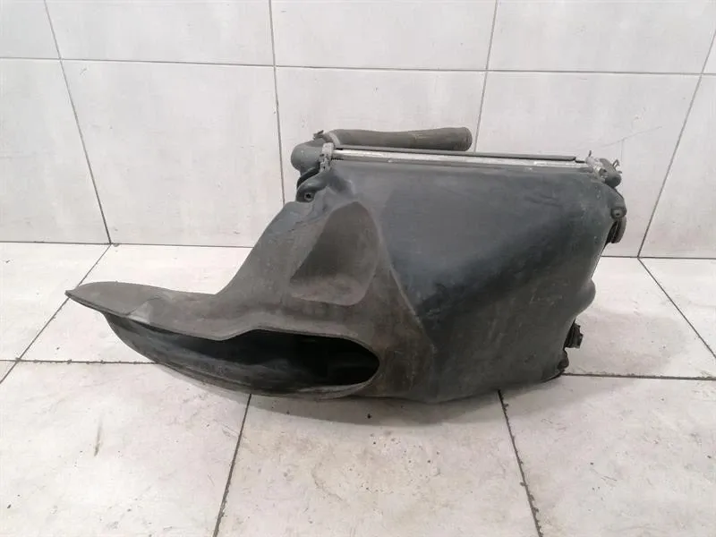 Porsche 911 (993) Porsche 911 996 Radiator Pack 99610613150 Left Radiator Pack LEFT Body type: Coupe
Fuel: Petrol