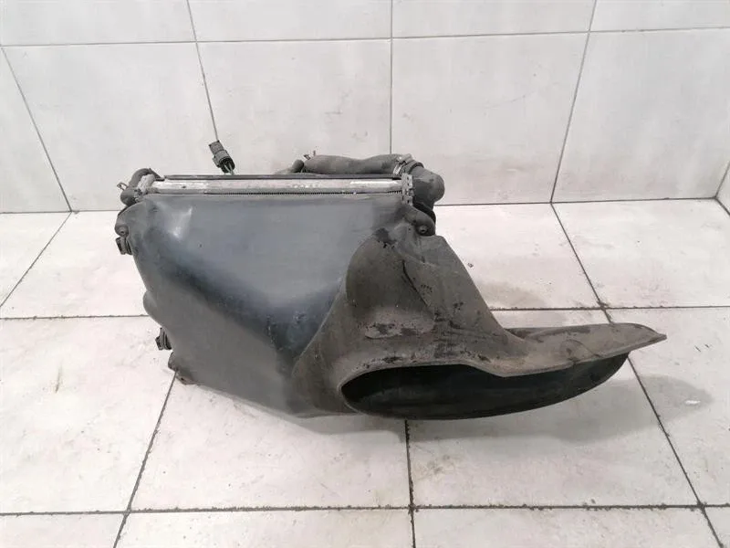 Porsche 911 (993) Porsche 911 996 radiator pack 99610613150 right radiator package right Body type: Coupe
Fuel: Petrol
