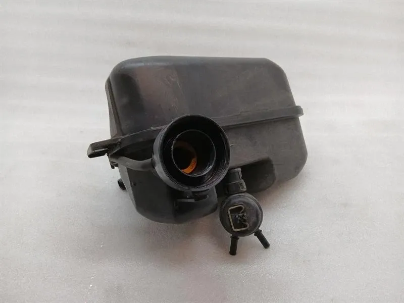 Porsche 911 (991) Porsche 911 991 expansion tank 991106057 expansion tank coolant Body type: Coupe
Fuel: Petrol