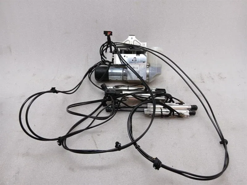 Porsche 911 (992) Porsche 911 992 Convertible Hydraulic Pump 992871601A Convertible Top Soft Top Pump Body type: Convertible
Fuel: Petrol
