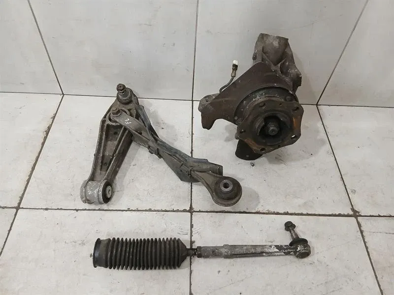 Porsche 911 (993) Porsche 911 996 Left Front Hub 99634165711 Wheel Bearing Housing Front Left Body type: Coupe
Fuel: Petrol