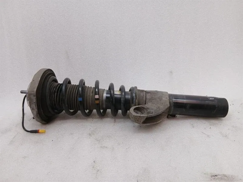 Porsche 911 (991) Porsche 911 991 shock absorber front 99134303818 shock absorber front PASM EDC Body type: Coupe
Fuel: Petrol