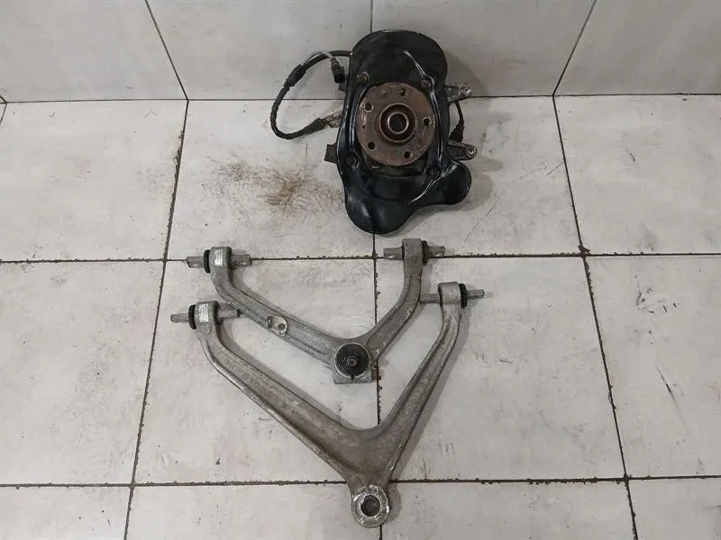 Audi R8 Audi R8 4S Performance Left Rear Hub 4S0505433C Wheel Bearing Housing Rear Left