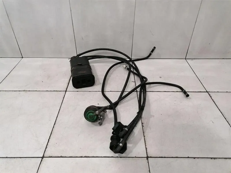 Ferrari 360 Ferrari 360 Reservoir Fuel Vapor Filter 174782 Tank Body type: Coupe
Fuel: Petrol