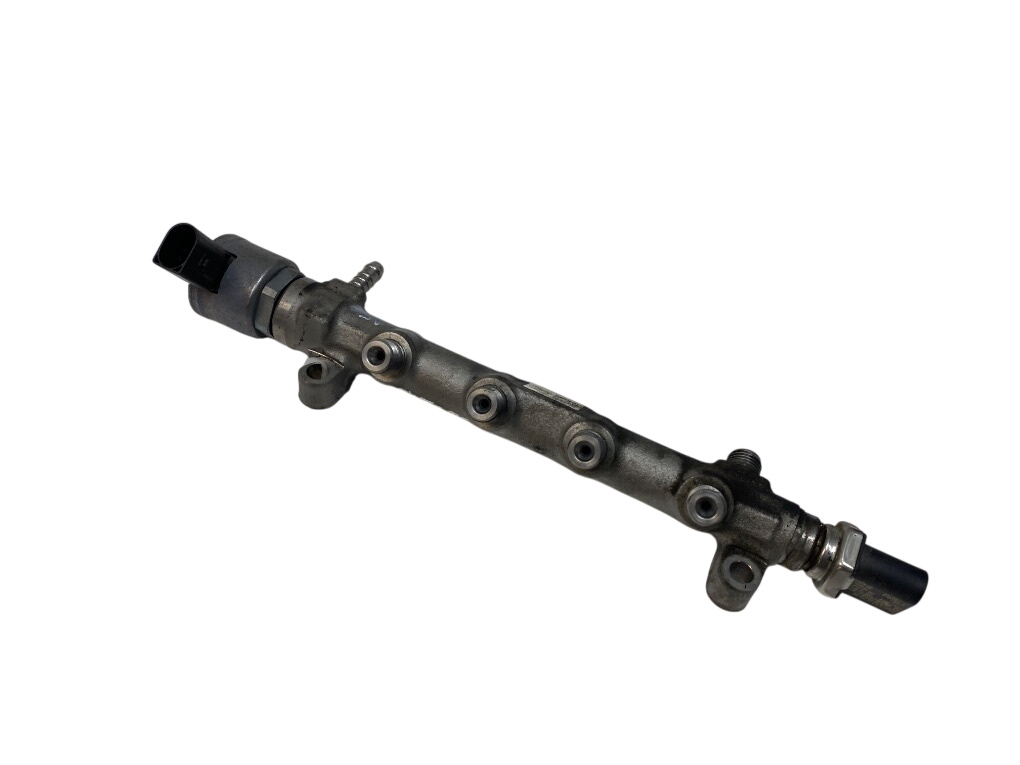 Volkswagen Passat (B8) Fuel Distributor / fuel rail 05L130089 Fuel Distributor / fuel rail VW PASSA...