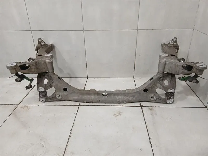 Porsche 911 (991) Porsche 911 991 subframe rear 9P1505105B set axle frame rear axle set turbo Body type: Convertible
Fuel: Petrol