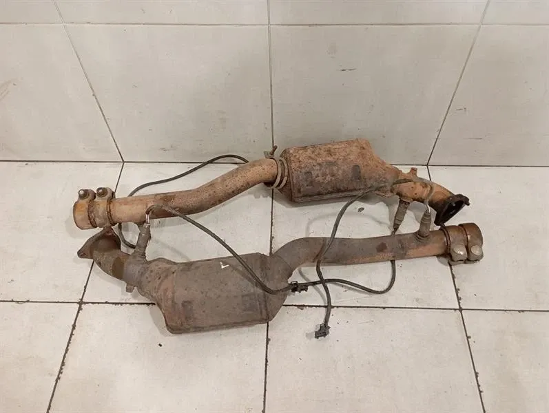 Porsche 911 (996) Porsche 911 996 Catalytic Converter Kit 996113021BX Catalytic Converter Kit Body type: Coupe
Fuel: Petrol