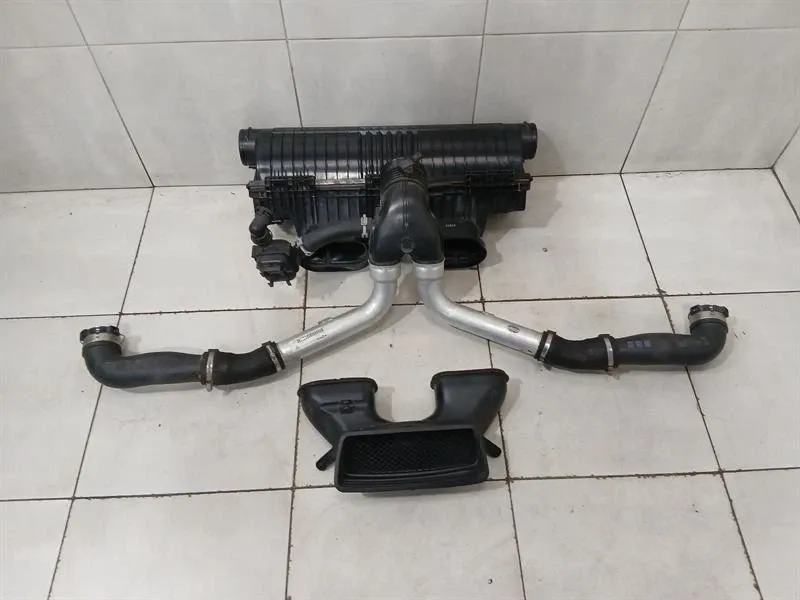 Porsche 911 (991) PORSCHE 911 991 Air Filter Box Set 99111002071 Luftfilterkast Body type: Convertible
Fuel: Petrol
