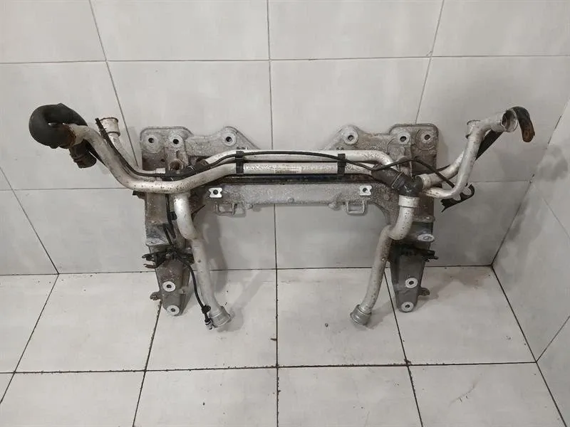 Porsche 911 (991) Porsche Cayman 718 Beam Subframe Front 99134108116 Front Axle Carrier Body type: Coupe
Fuel: Petrol
