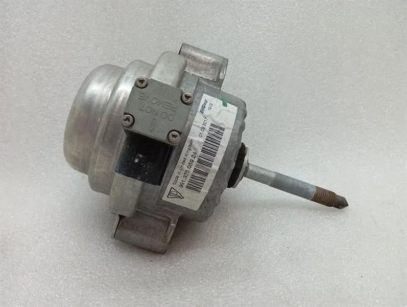 Porsche 911 (991) Porsche 911 991 engine mount 99137505924 engine mount padm Body type: Convertible
Fuel: Petrol