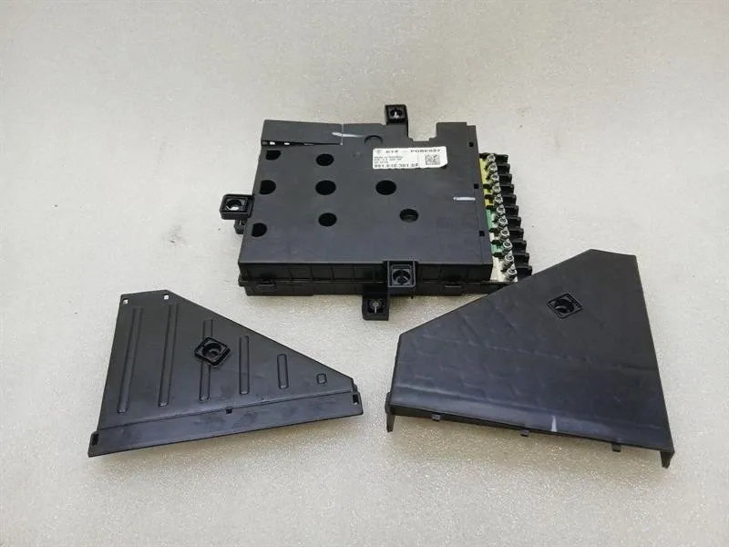 Porsche 911 (991) Porsche 911 991 Fuse Box 99161030104 Fuse Box Body type: Convertible
Fuel: Petrol
