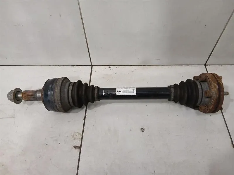 Porsche 911 (991) Porsche 911 991 drive shaft rear right 99133202411 turbo rear right shaft Body type: Convertible
Fuel: Petrol