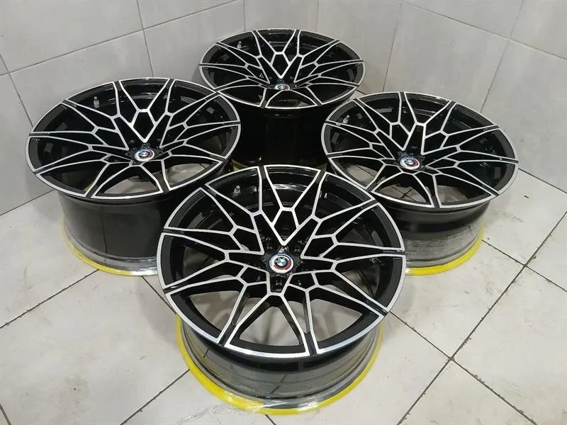 BMW 3 (G20 / G21) 19 20 M826 BMW M3 G80 G82 M4 ALLOY WHEEL 8093839 ALLOY WHEEL SET 8093838 Body type: Saloon
Fuel: Petrol