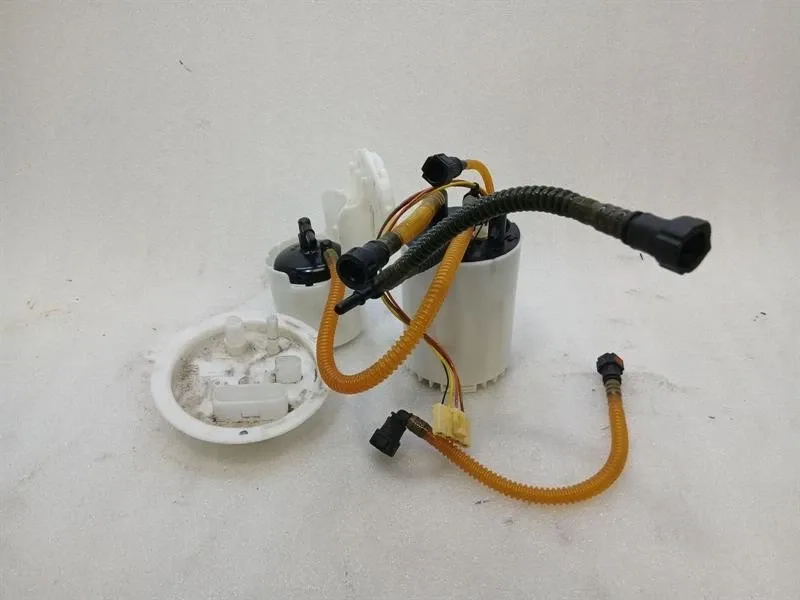 Porsche 911 (991) PORSCHE 911 991 Fuel Pump Electric 99162014500 Kraftstoffpump Body type: Convertible
Fuel: Petrol