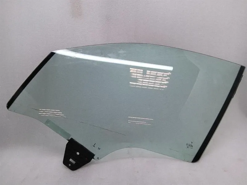 Porsche Panamera Porsche Panamera 970 left front door glass 97054251103 door window front left Body type: Hatchback
Fuel: Petrol