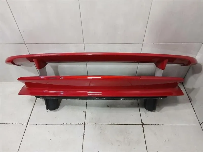 Porsche 911 (991) Porsche 911 991 MK2 TURBO Rear Spoiler 99150403105 Convertible Turbo Mk2 Rear Spoiler Body type: Convertible
Fuel: Petrol