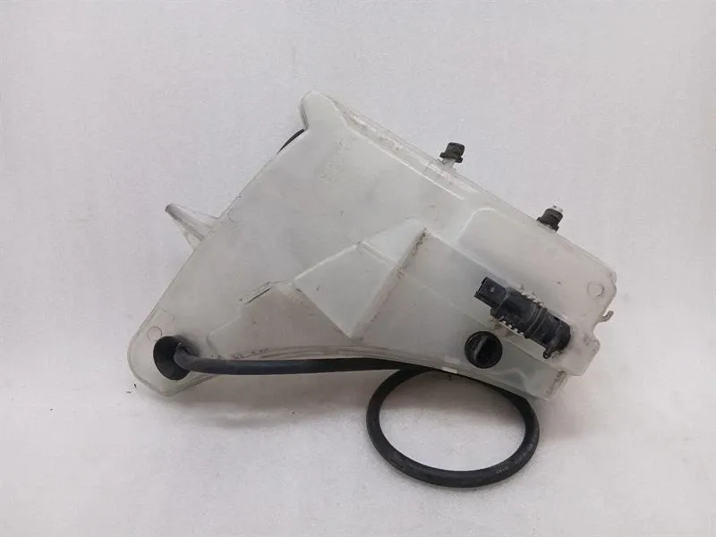 Porsche Panamera Porsche Panamera 970 washer fluid reservoir 97052830105 washer fluid tank Body type: Hatchback
Fuel: Petrol